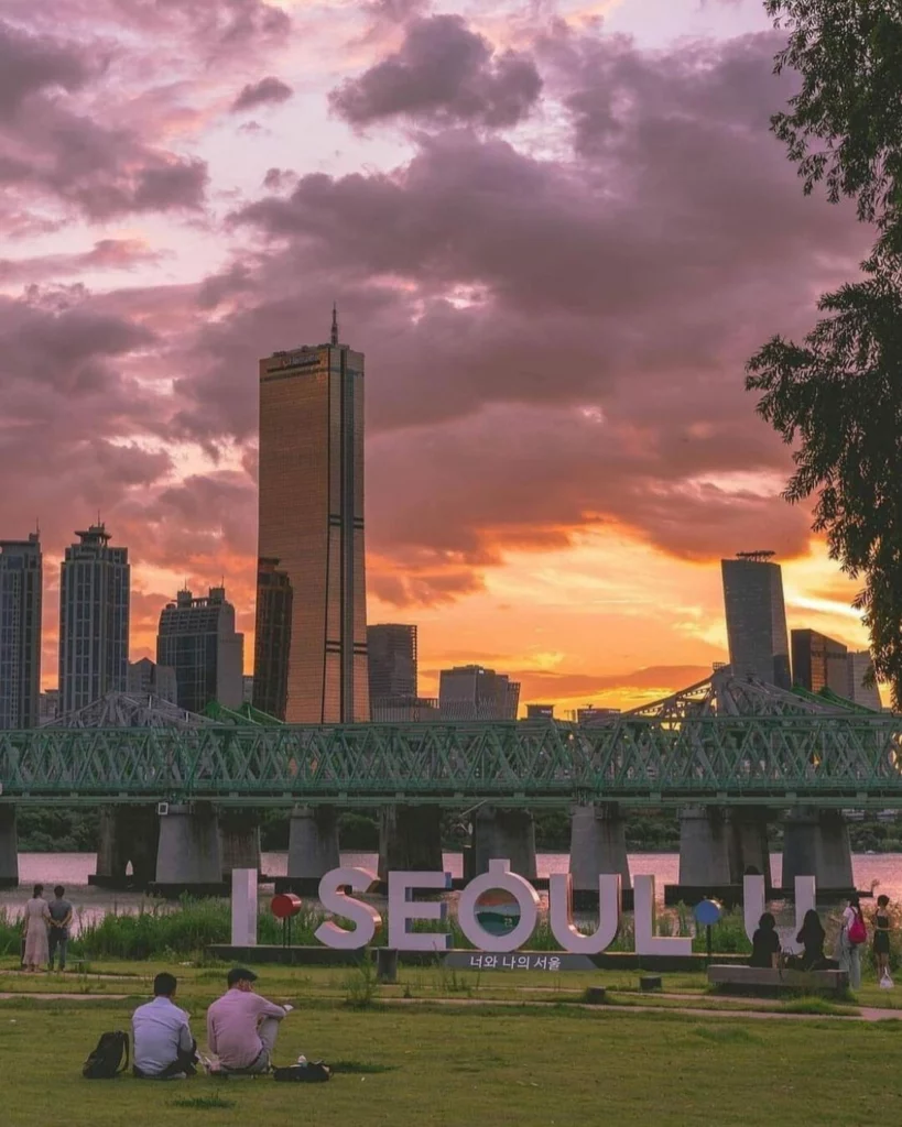 Une image montrant un coup de soleil avec l’inscription « I Love Seoul », MBA MOD’SPE Séoul